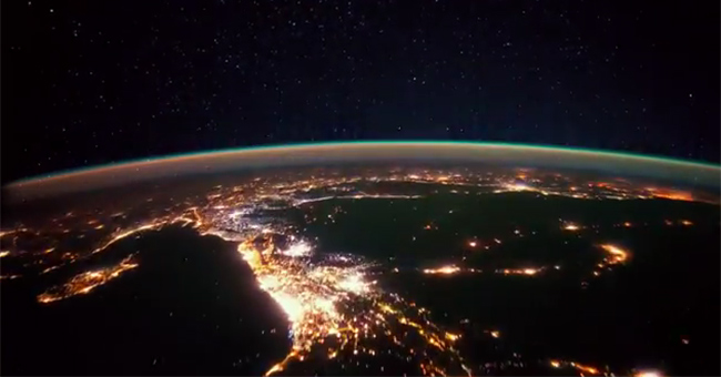Insanely beautiful video from the board of International Space Station