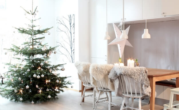 10 Amazing And Cheap Ideas For Christmas Decorations